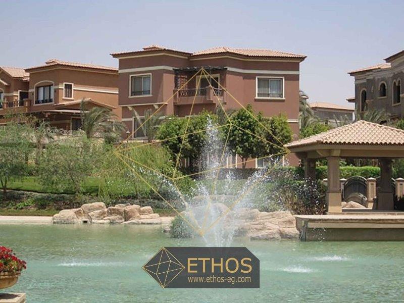 villa for sale at new cairo with nice view over lake